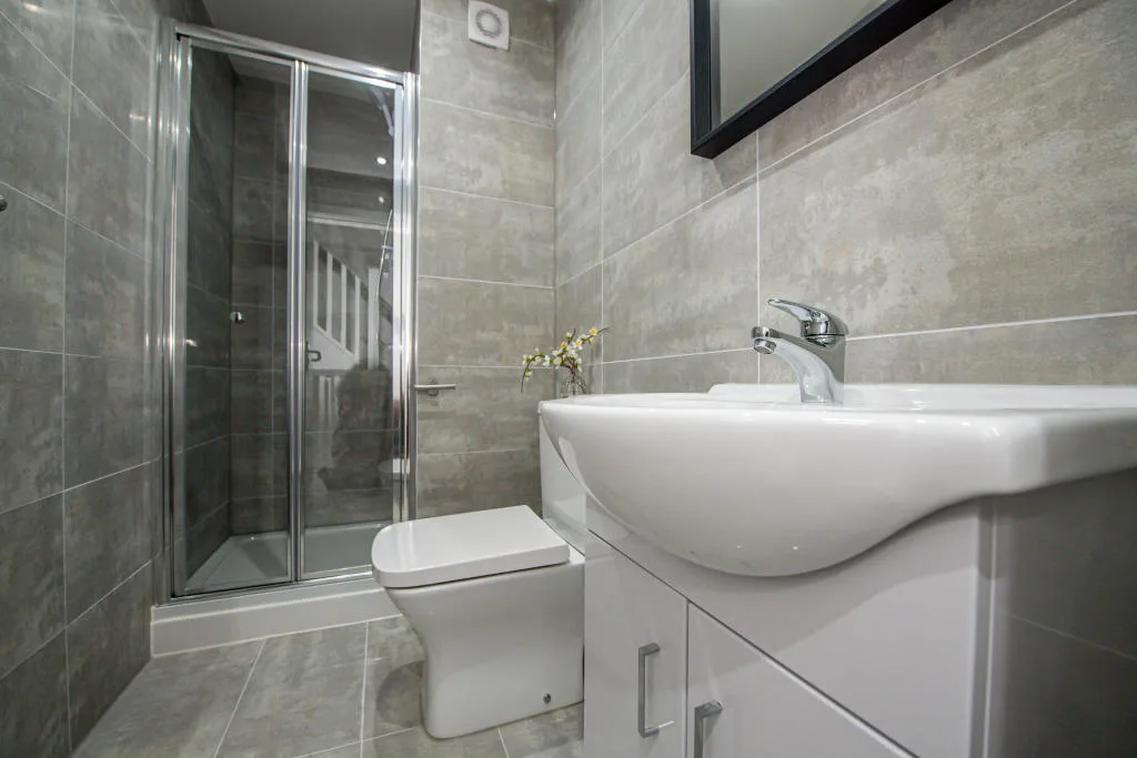 6 bedroom terraced house for rent