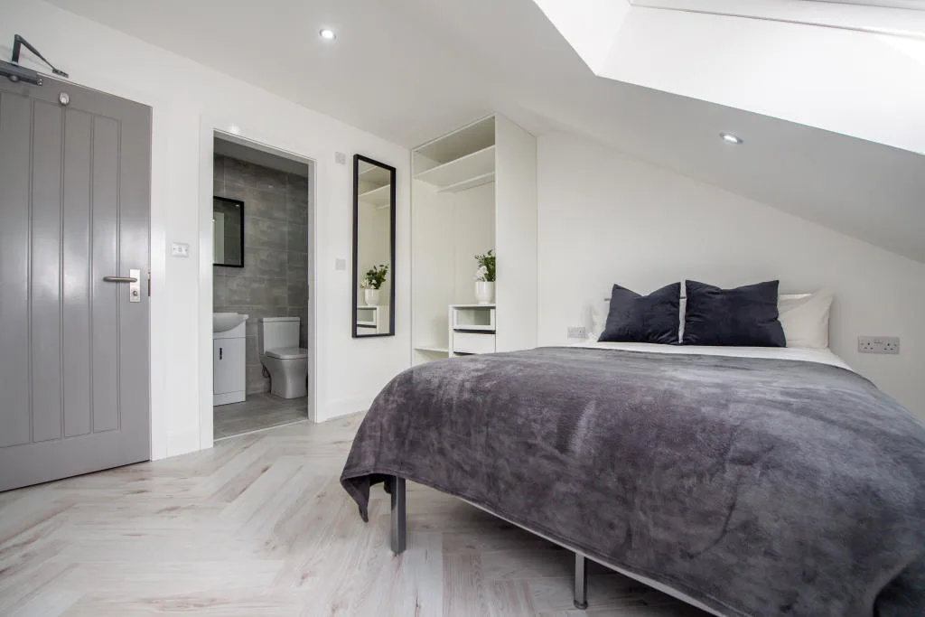 6 bedroom terraced house for rent