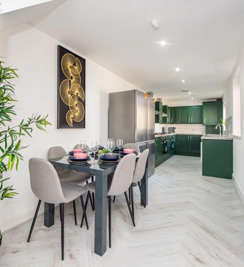 6 bedroom terraced house for rent