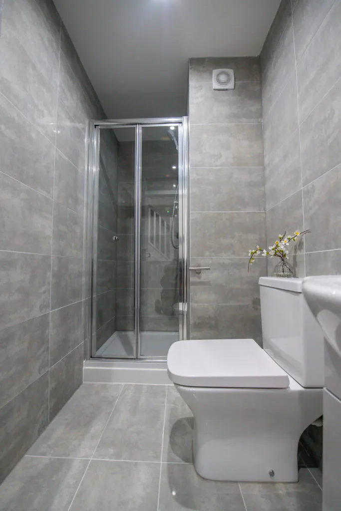 6 bedroom terraced house for rent