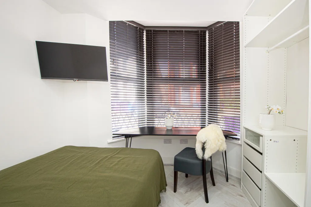 6 bedroom terraced house for rent