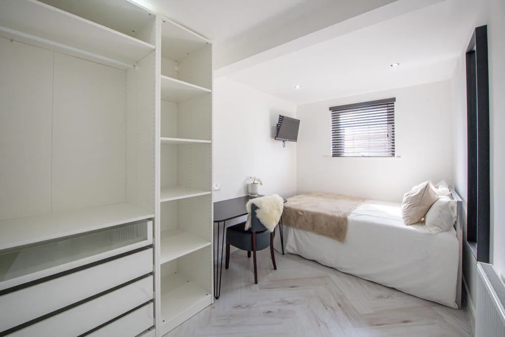 6 bedroom terraced house for rent