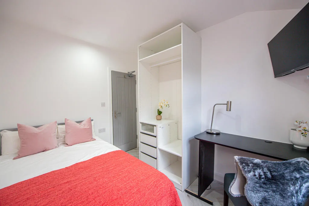 6 bedroom terraced house for rent