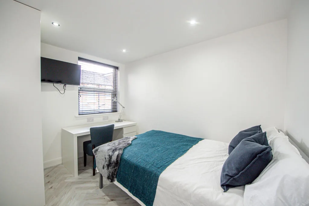 6 bedroom terraced house for rent