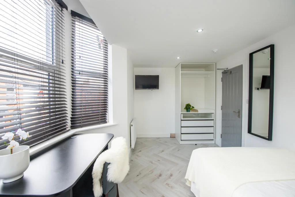 6 bedroom terraced house for rent