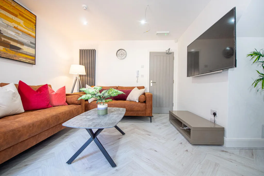 6 bedroom terraced house for rent