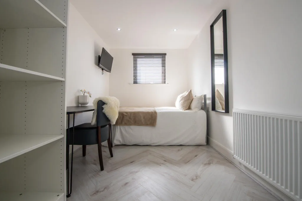 6 bedroom terraced house for rent