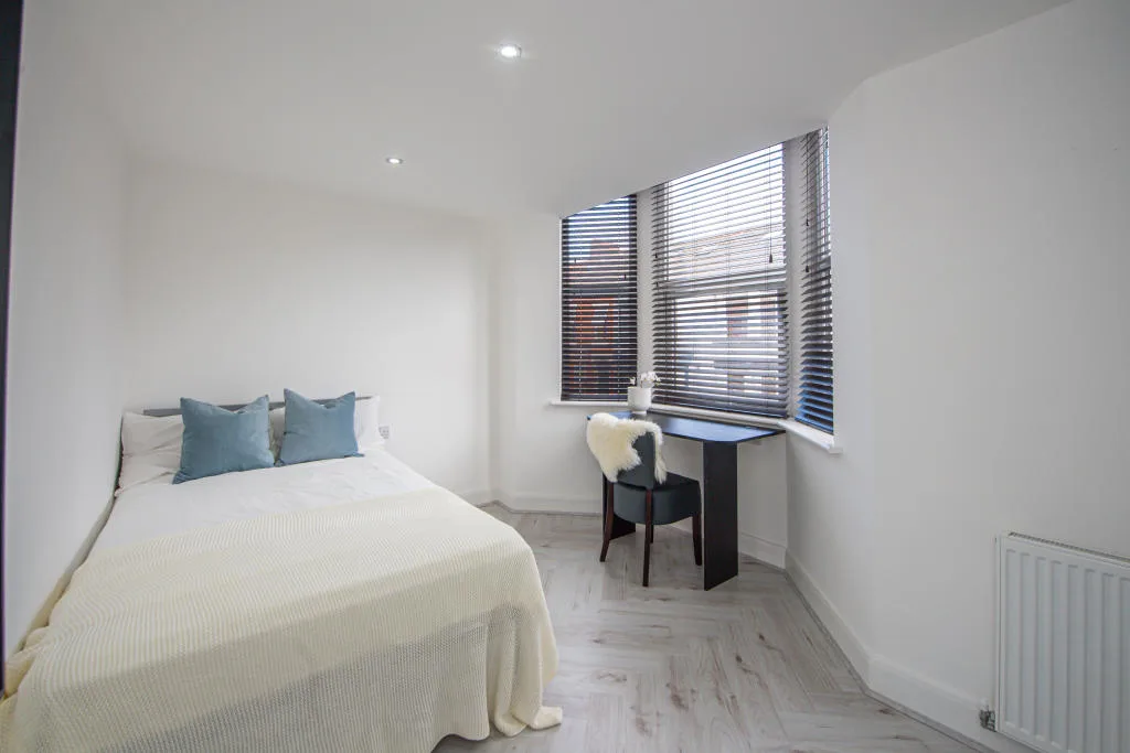 6 bedroom terraced house for rent