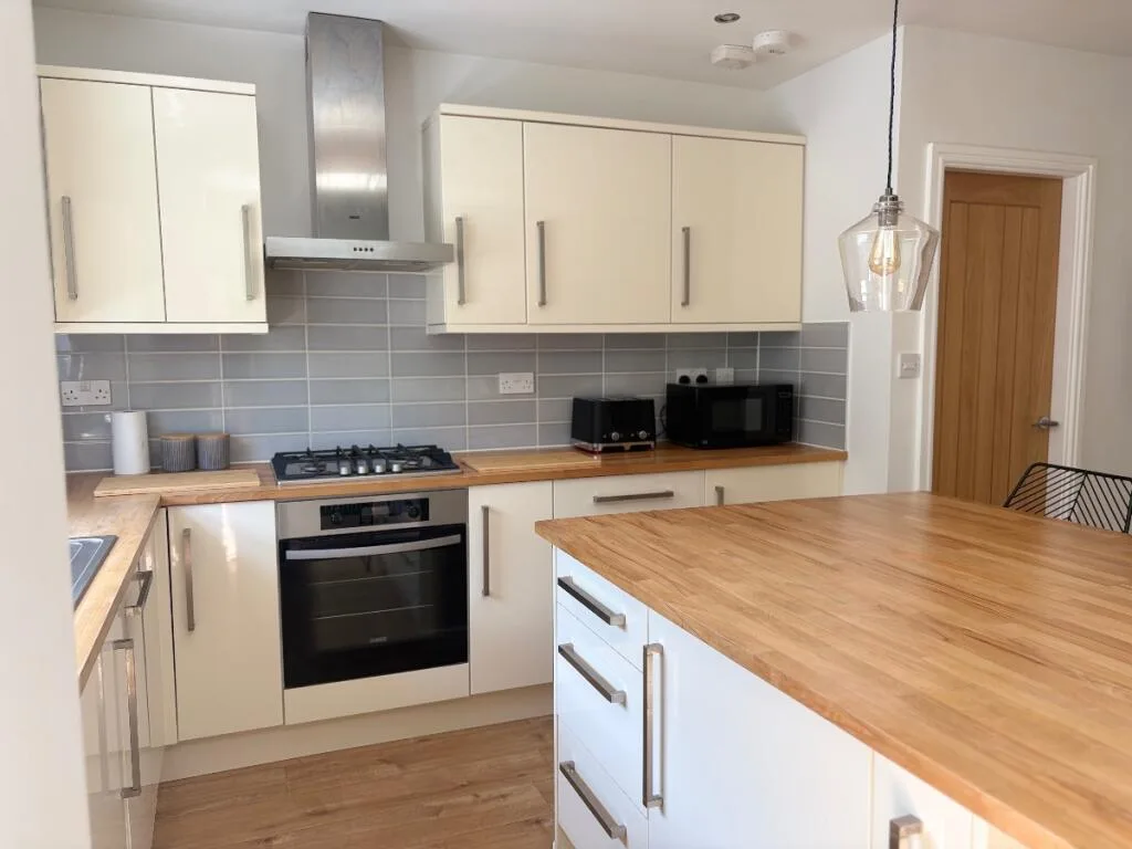 4 bedroom terraced house for rent