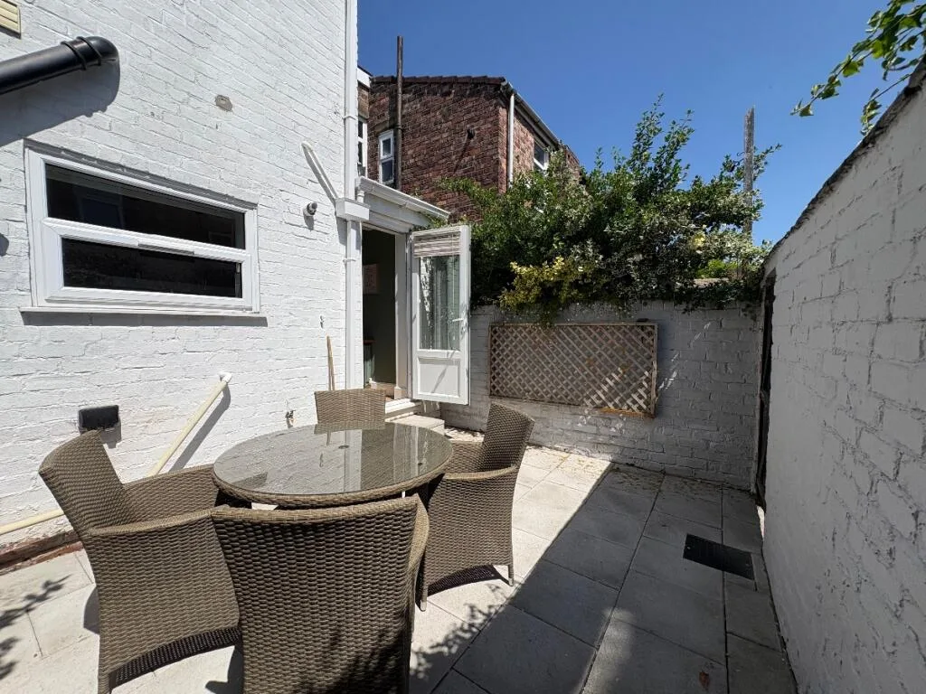 4 bedroom terraced house for rent
