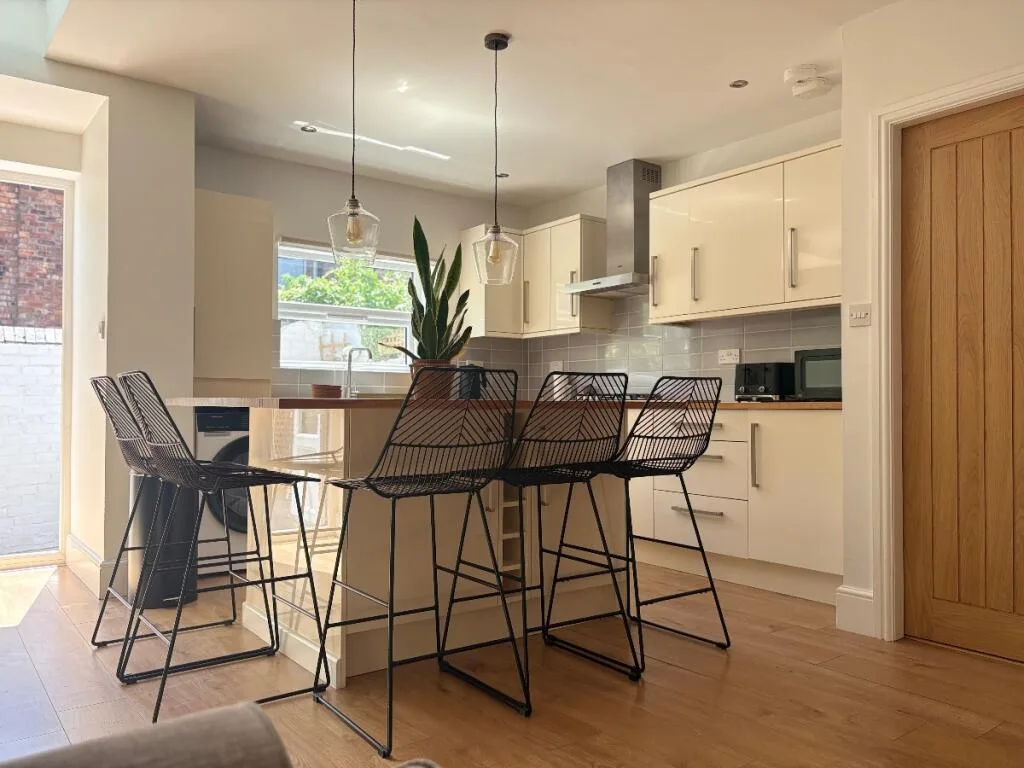 4 bedroom terraced house for rent