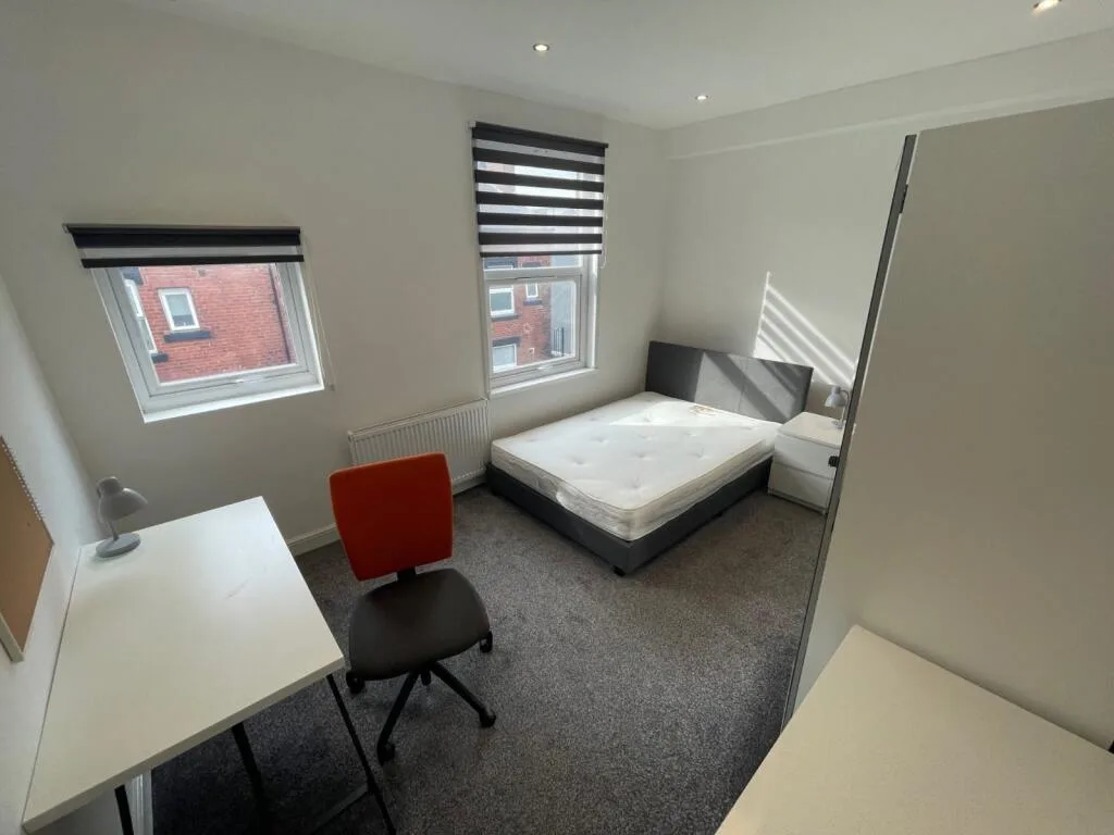 5 bedroom terraced house for rent