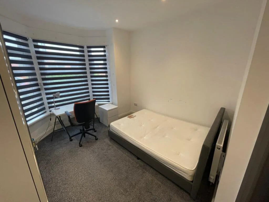 5 bedroom terraced house for rent