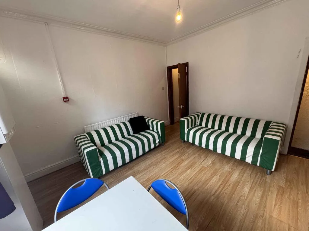 6 bedroom terraced house for rent