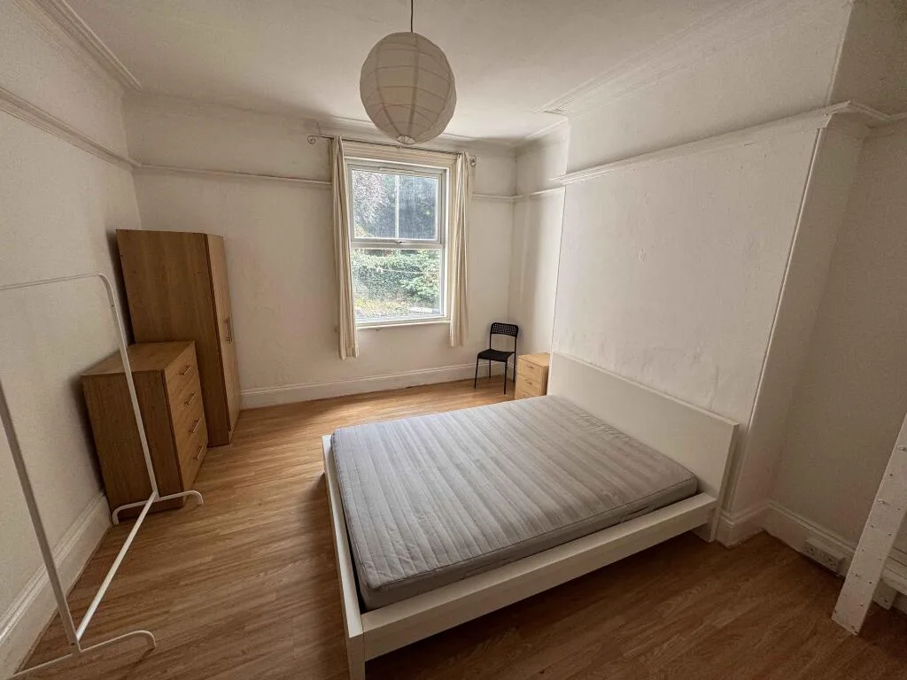 6 bedroom terraced house for rent