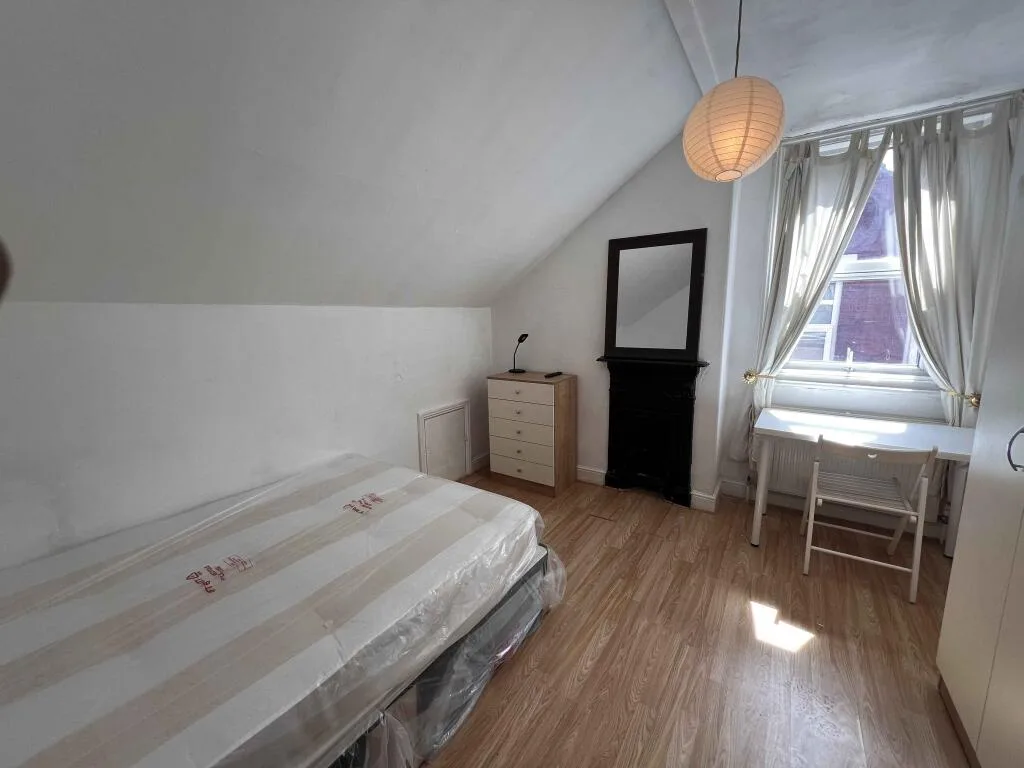 6 bedroom terraced house for rent