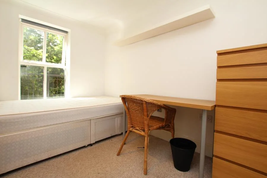 6 bedroom town house for rent