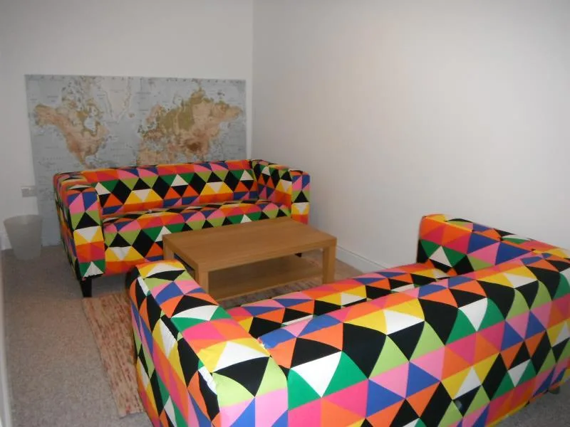 6 bedroom town house for rent