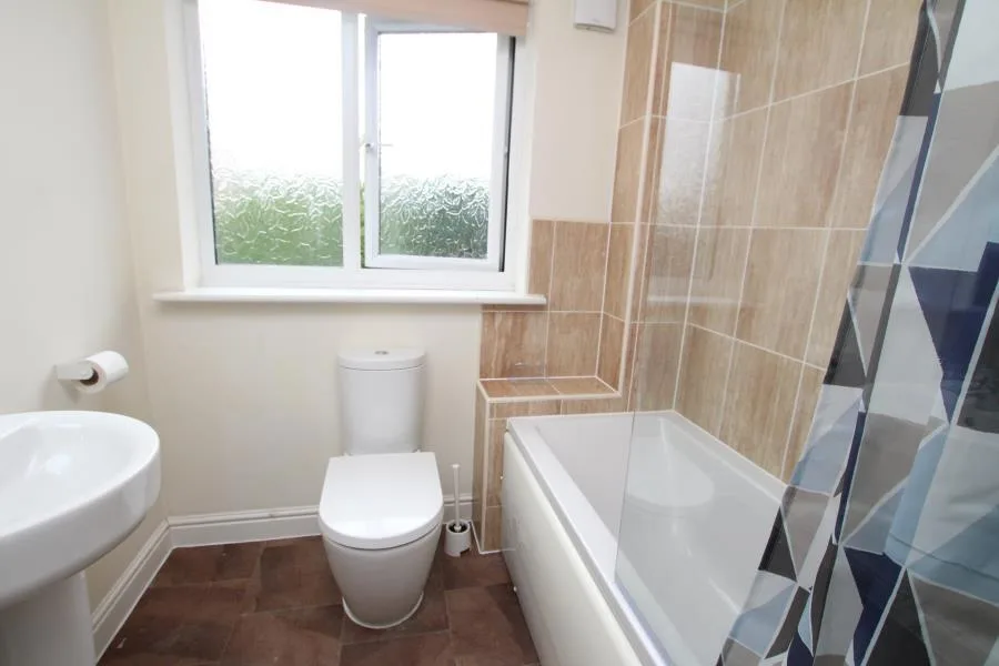 6 bedroom terraced house for rent