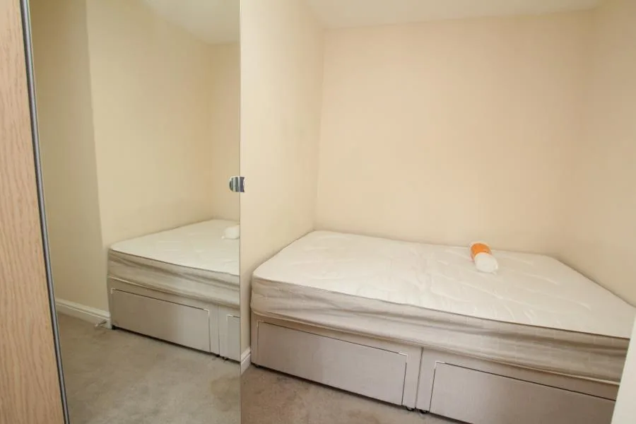 6 bedroom terraced house for rent