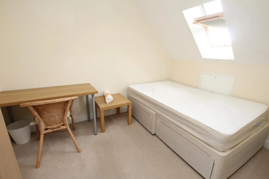 6 bedroom terraced house for rent