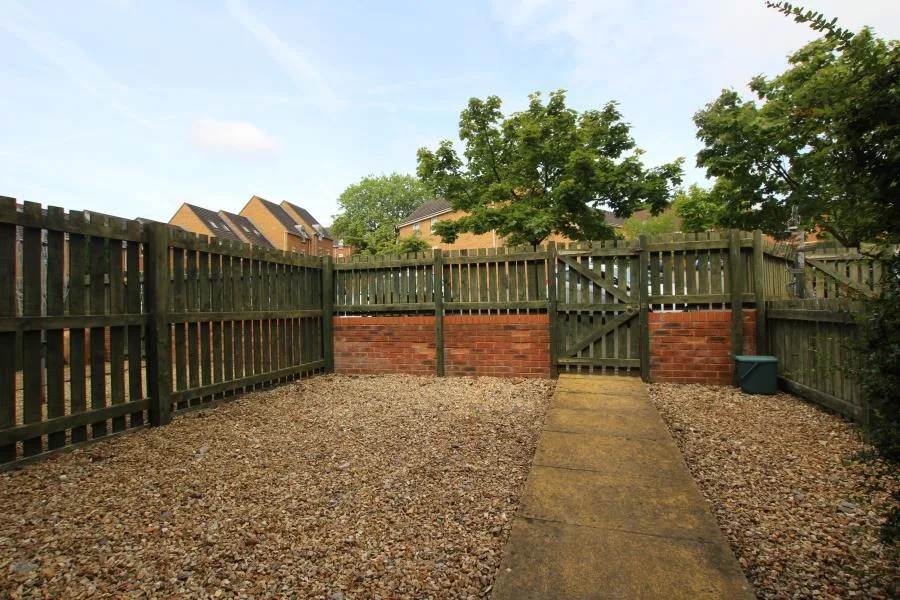 4 bedroom terraced house for rent