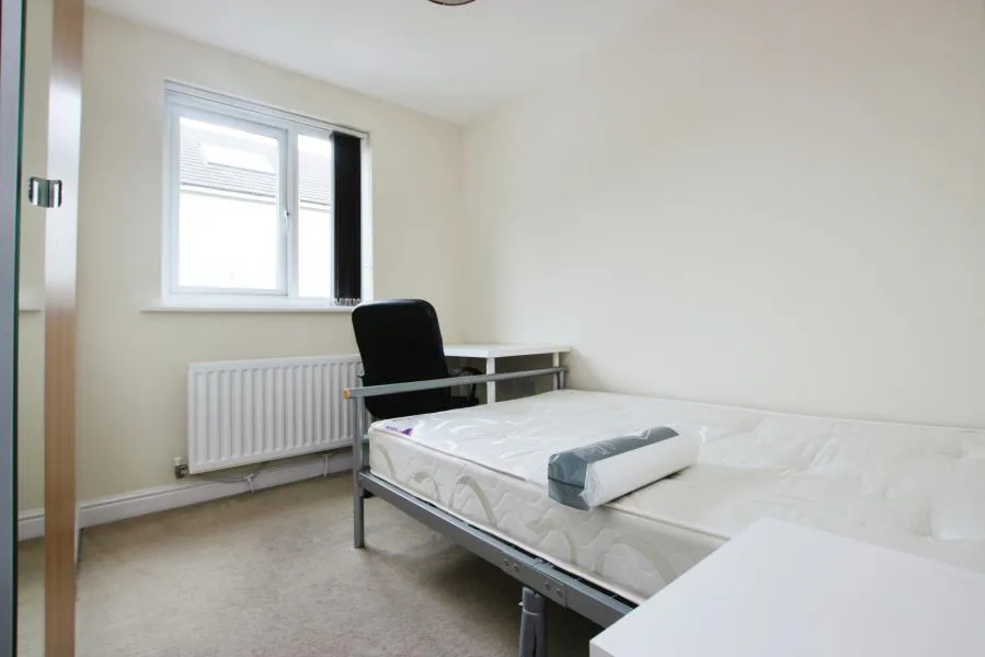 6 bedroom terraced house for rent
