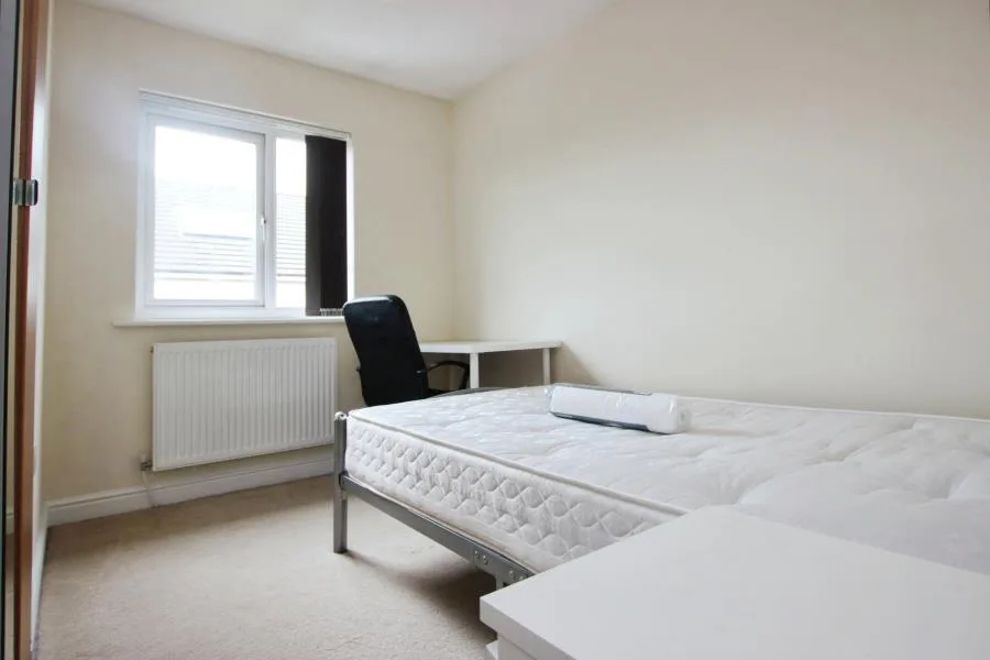 6 bedroom terraced house for rent
