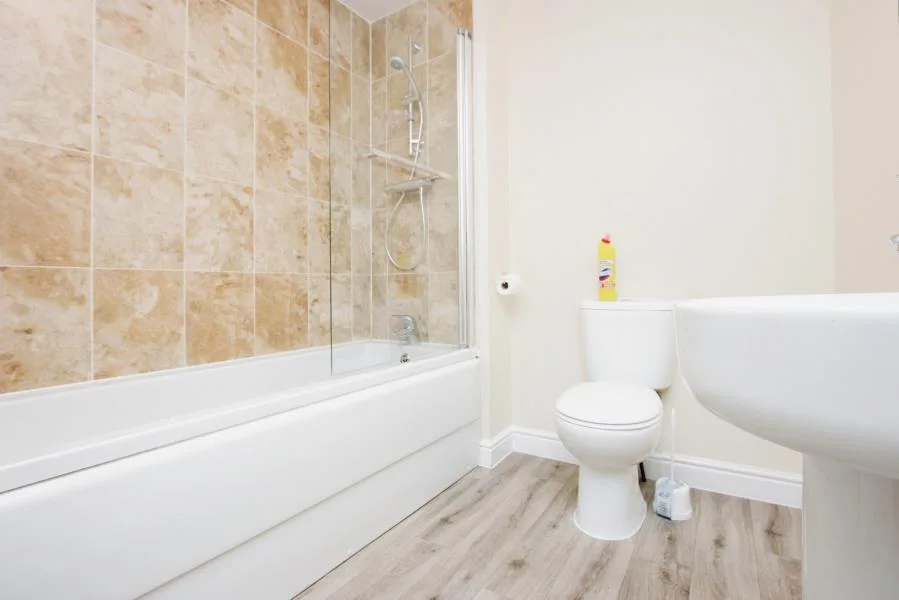 6 bedroom terraced house for rent