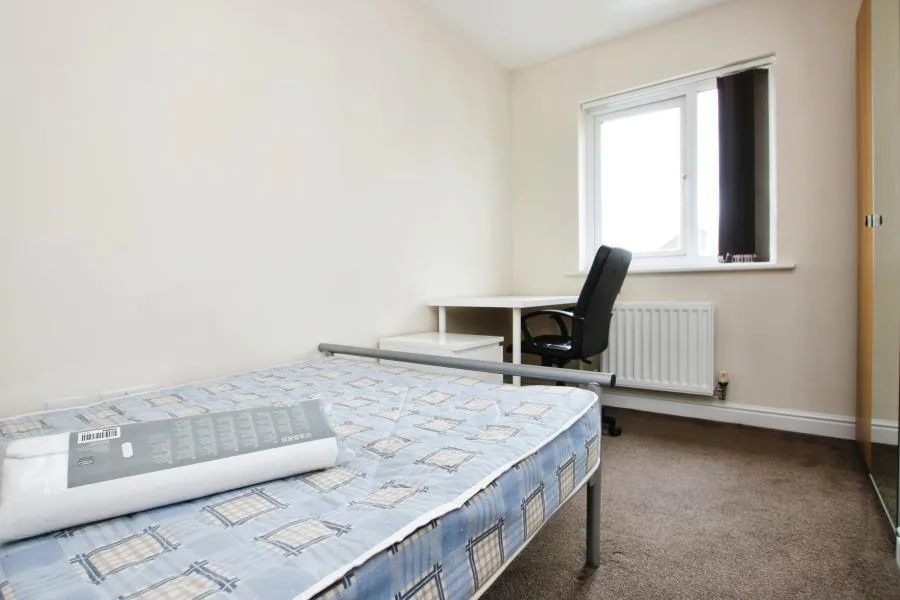 6 bedroom terraced house for rent