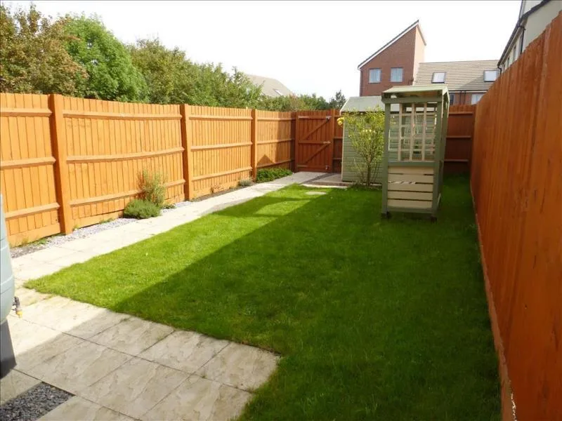 6 bedroom terraced house for rent