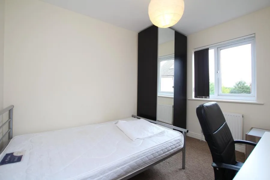 6 bedroom terraced house for rent