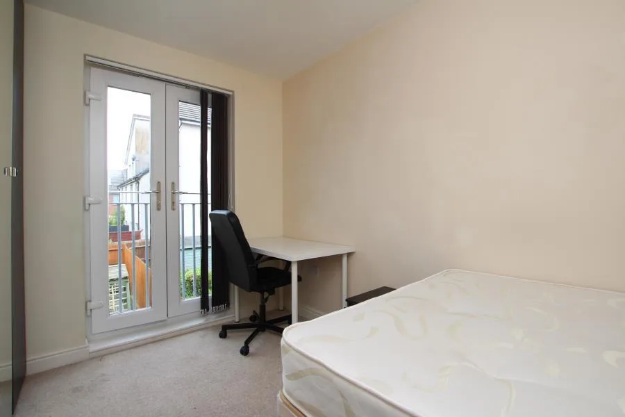 6 bedroom terraced house for rent