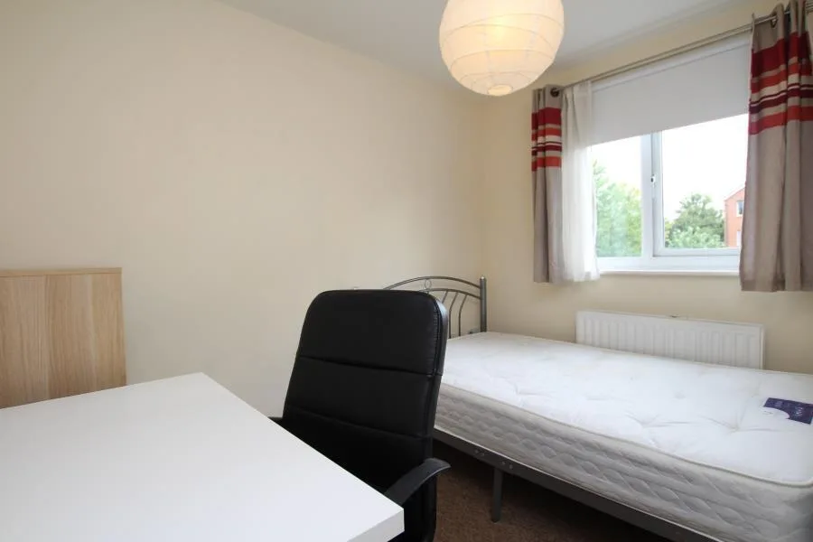 6 bedroom terraced house for rent