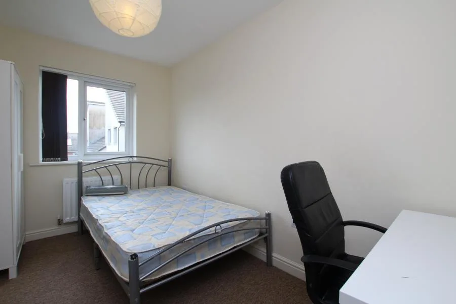 6 bedroom terraced house for rent