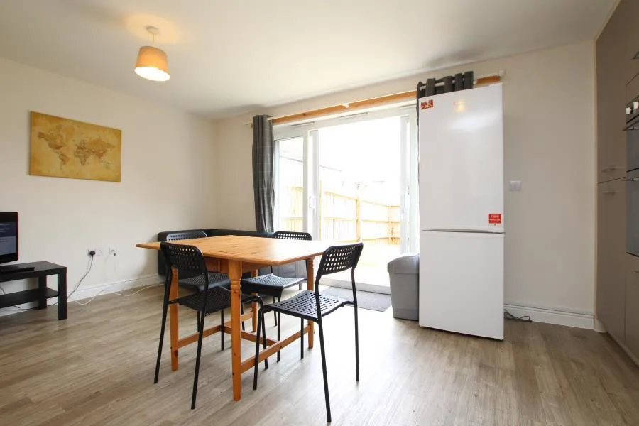 6 bedroom terraced house for rent