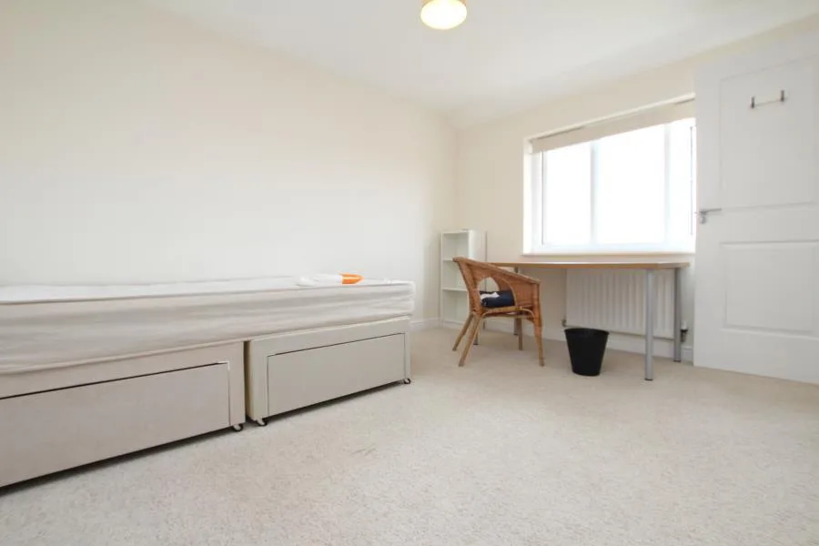6 bedroom terraced house for rent