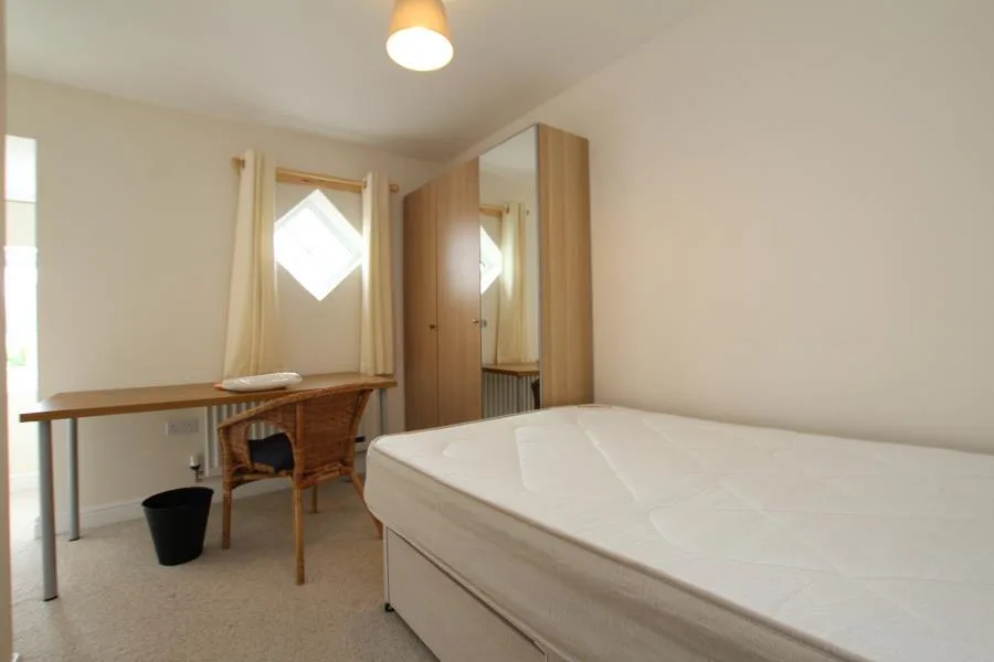 6 bedroom terraced house for rent