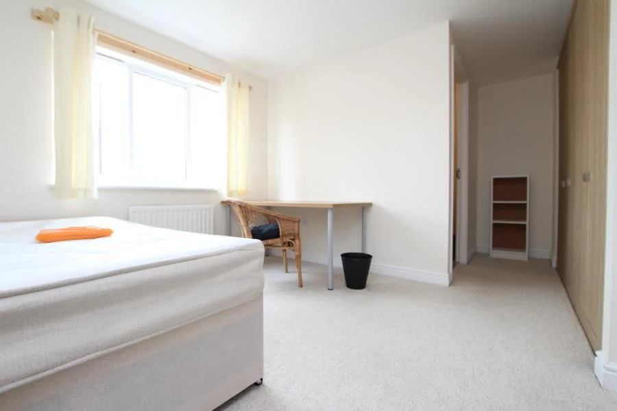 6 bedroom terraced house for rent