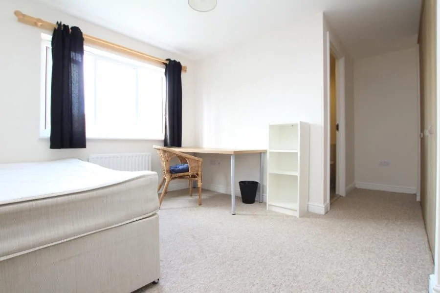 6 bedroom terraced house for rent