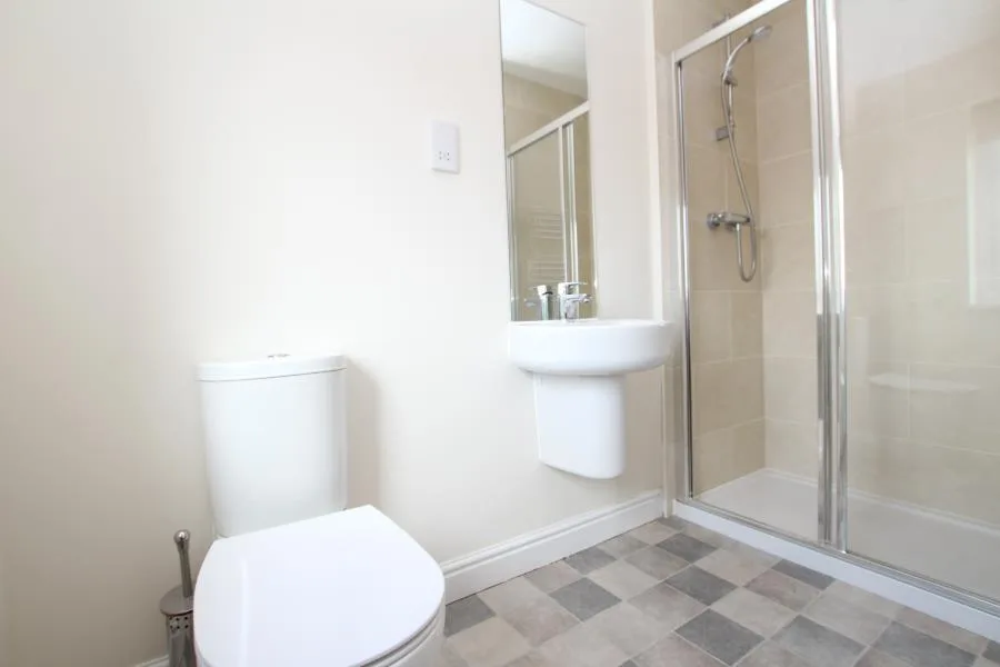 6 bedroom terraced house for rent