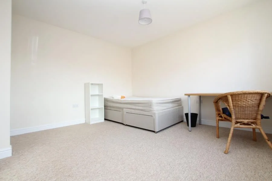 6 bedroom terraced house for rent
