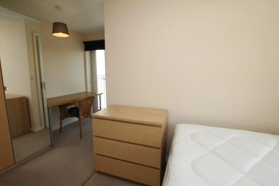 6 bedroom terraced house for rent