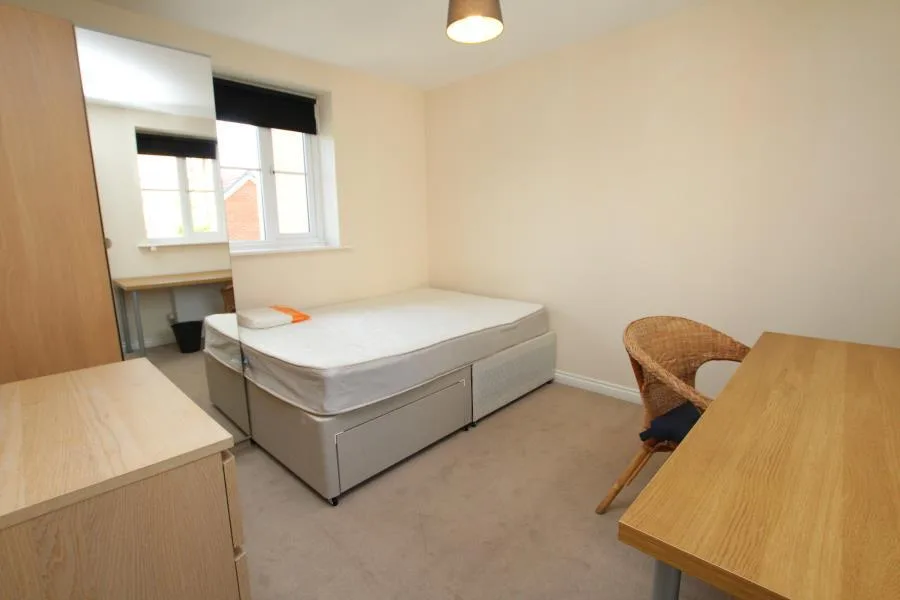 6 bedroom terraced house for rent