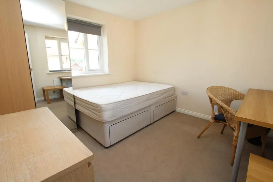 6 bedroom terraced house for rent