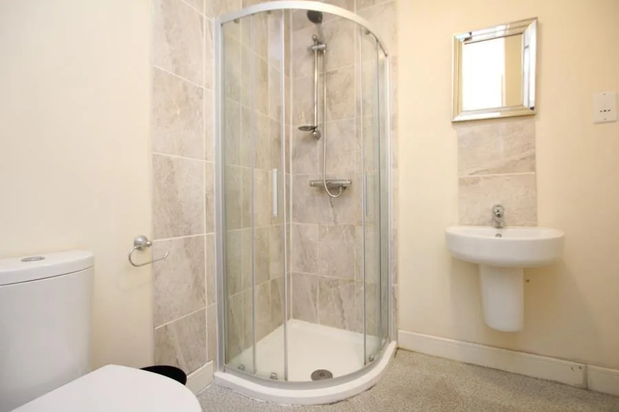 6 bedroom town house for rent