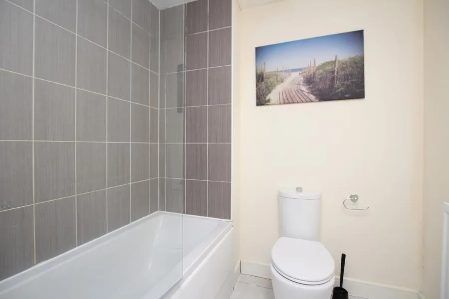 6 bedroom town house for rent