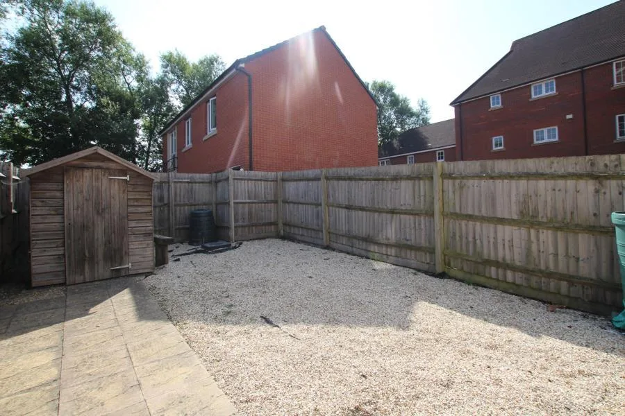 6 bedroom town house for rent