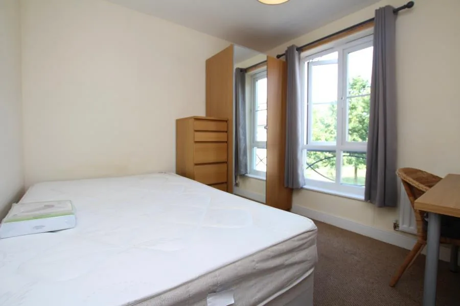 6 bedroom town house for rent