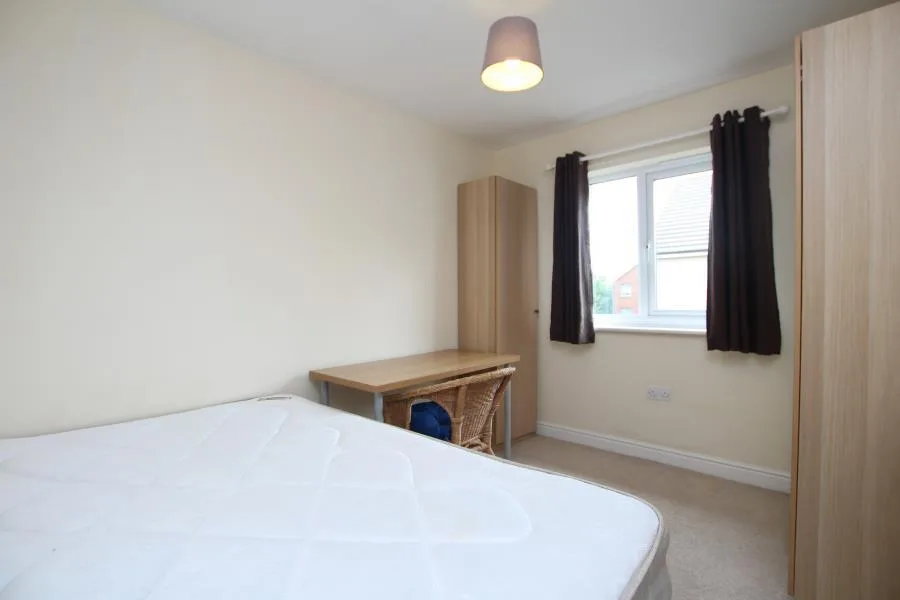 6 bedroom terraced house for rent